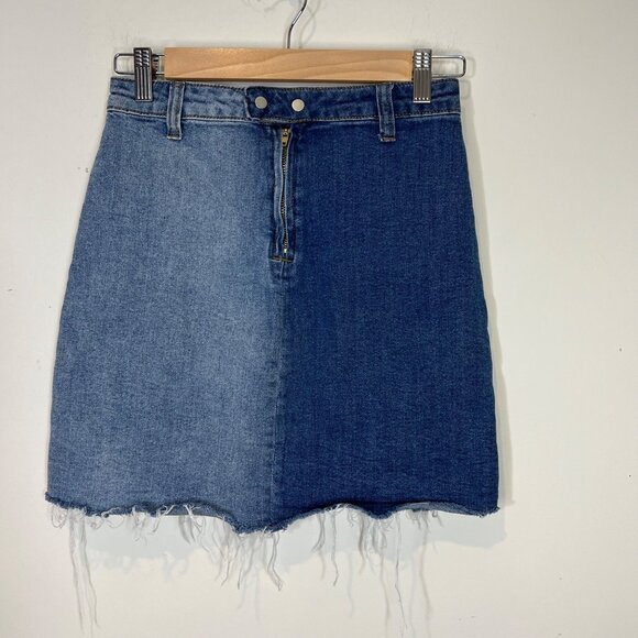 PAPAYA Jean Mini Skirt S Two‎ Toned High Rise Blue Raw Hem Denim Size Small - Picture 1 of 8